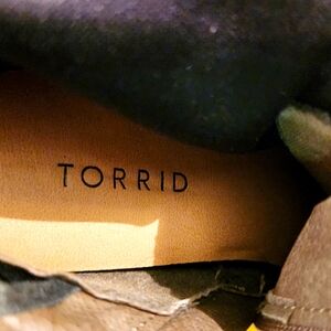 Khaki/tan knee high boots